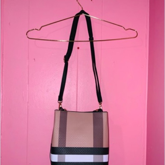 Elegant Pink and Black Bow Accent Bag - Picture 2 of 3